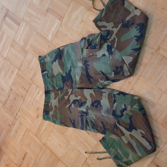 Camouflage cargo pants Army waist 31-35, inseams 29.5-32.5 - Picture 1 of 3